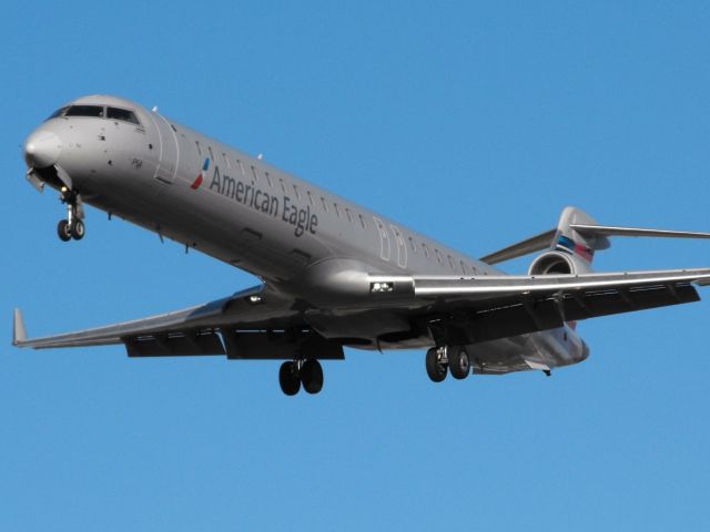 Canadair Regional Jet CRJ-900 (N551NN) - PSA CRJ-900 on a short final for RWY 27