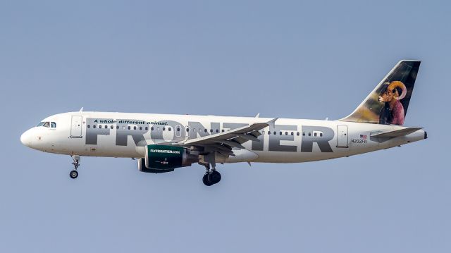 Airbus A320 (N202FR) - FFT1181 arrives from Kentucky, on short finals for runway 24R at LAX