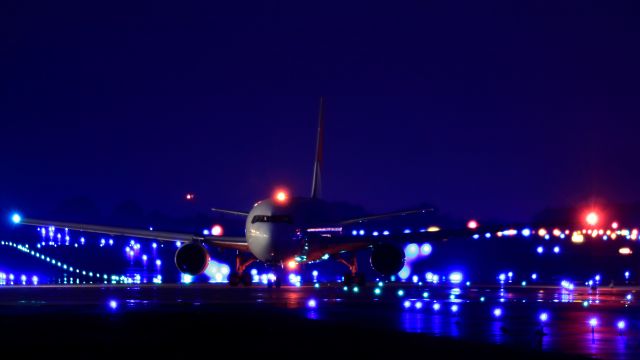 BOEING 767-300 (JA8299) - Boeing 767-346br /August.08.2015 Hakodate Airport [HKD/RJCH] JAPAN