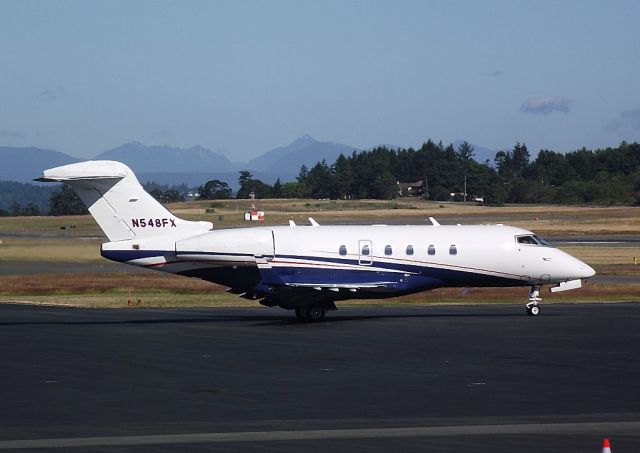Bombardier Challenger 300 (N548FX)