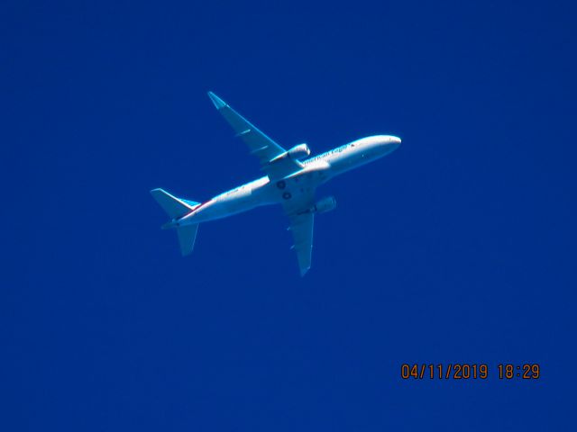 Embraer 175 (N232NN)