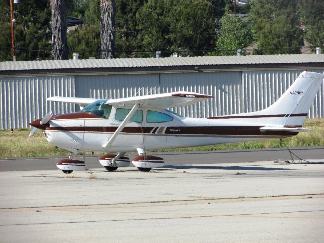 Cessna Skylane (N321WH) - Parked at Fullerton