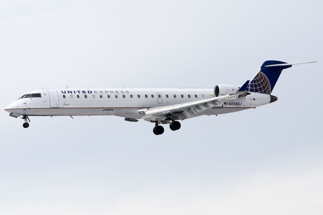 Canadair Regional Jet CRJ-700 (N158GJ)