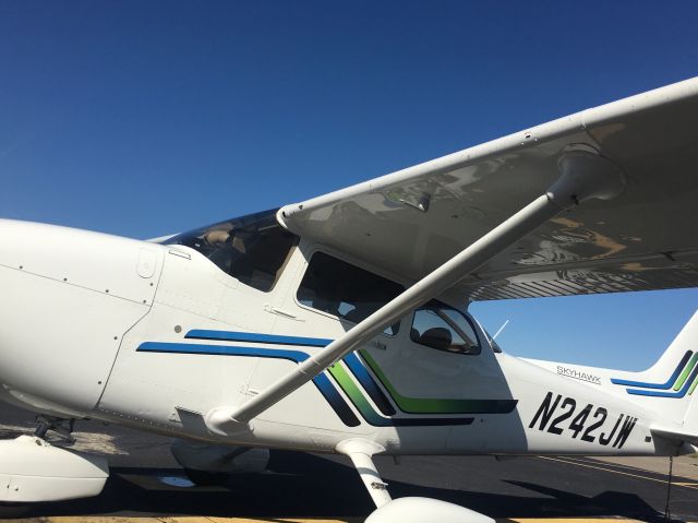 Cessna Skyhawk (N242JW) - 2019 Cessna 172S Skyhawkbr /Wichita, KS