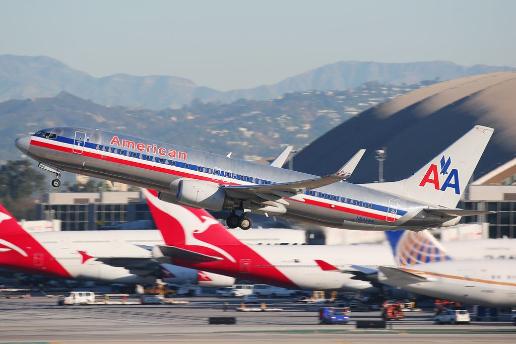 Boeing 737-700 (N848NN)