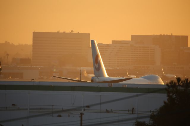 Boeing 747-400 (HL7605)