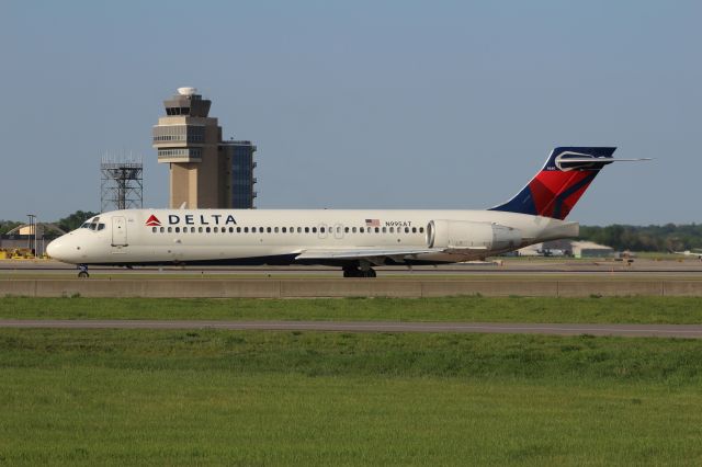 Boeing 717-200 (N995AT)