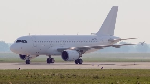 Airbus A319 (A5-RGI)