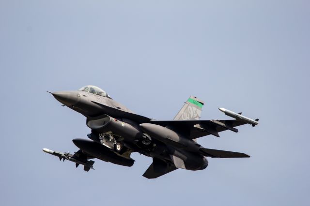 Lockheed F-16 Fighting Falcon (90-0700) - 180th Fighter Wing F-16C Block 42 tucking in its gear for a missed approach.