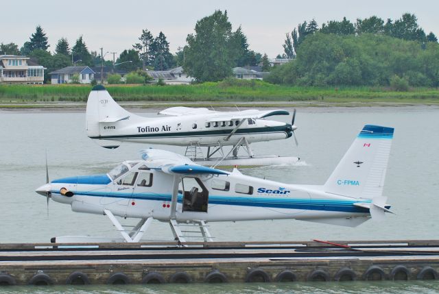 Pilatus PC-12 (C-FPMA) - Lots of action on the Mighty Fraser.