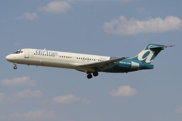 Boeing 717-200 (N933AT) - July 7, 2007 - arrived at BWI