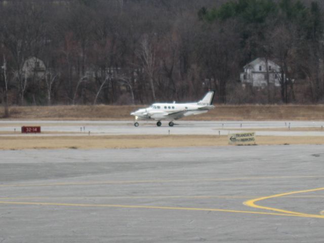 Beechcraft King Air 90 (N608FB) - Rolling out  on runway 14 after arriving from Roxboro, NC (KTDF).