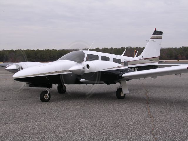 Piper Seneca (N1142X) - Seneca II on the ramp at Brookhaven Airport