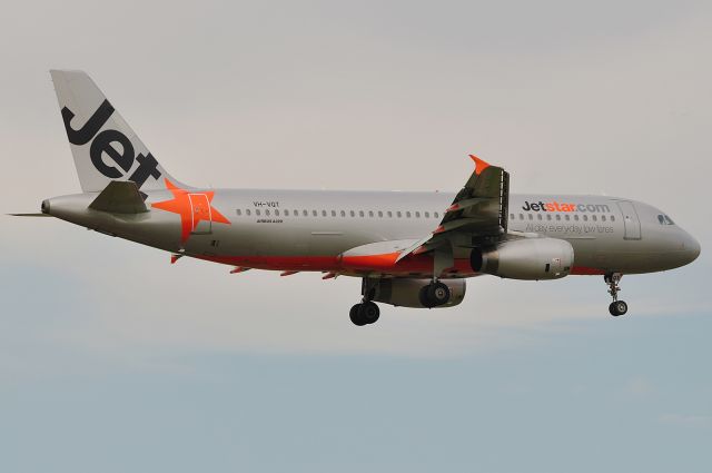 Airbus A320 (VH-VQT)