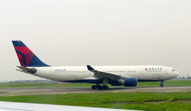 Airbus A330-200 (N853NW) - Lining up for departure to Minneapolis/St Paul