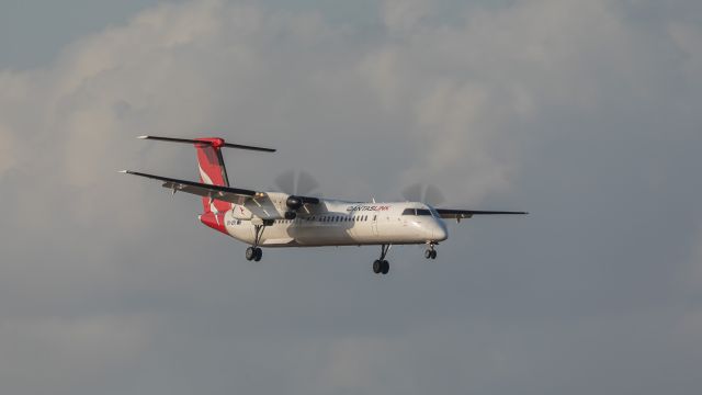 de Havilland Dash 8-400 (VH-QOH)