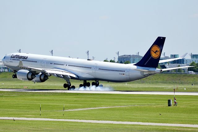 Airbus A340-600 (D-AIHX)