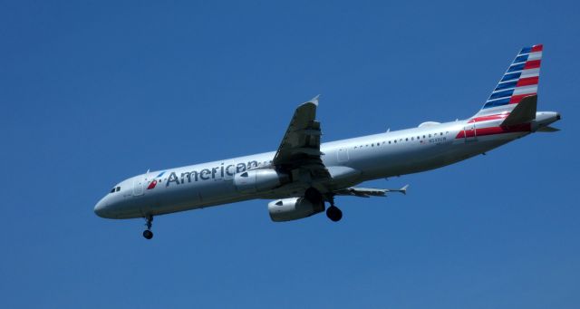 Airbus A321 (N549UW) - On final is this 2011 American Airlines Airbus A321-231 in the Summer of 2020.
