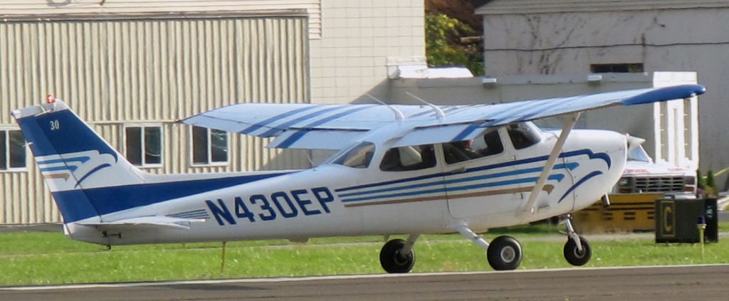 Cessna Skyhawk (N430EP)