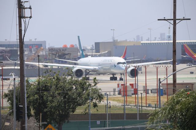 Airbus A350-1000 (B-LXF)