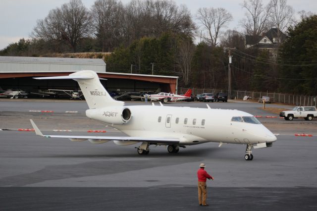 Bombardier Challenger 300 (N552XJ)