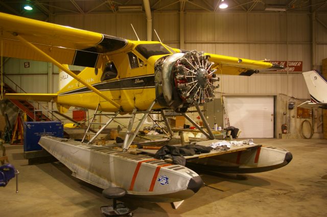 — — - A Avionnerie Vald'or (CYVO). Ce Beaver était en maintenance (2013).