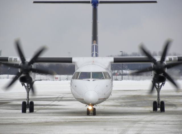 de Havilland Dash 8-400 —