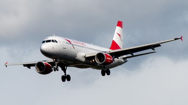 Airbus A320 (OE-LXA)