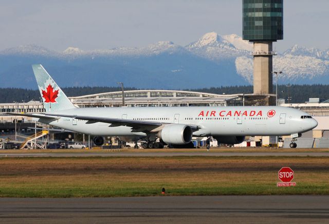 BOEING 777-300ER (C-FRAM)