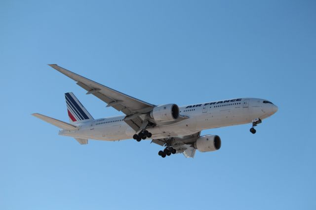 — — - Air France Triple 7