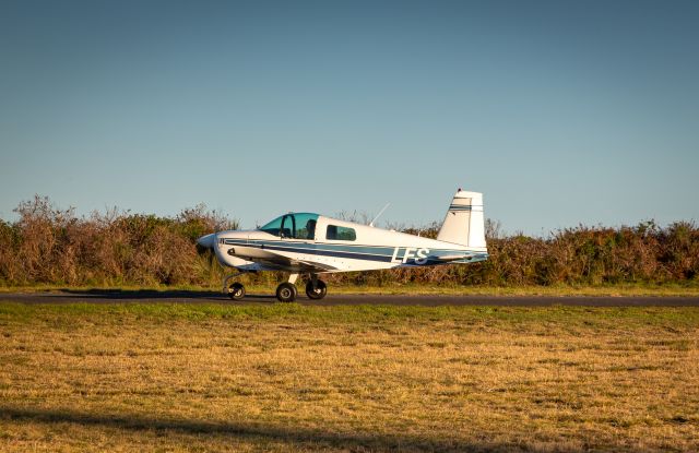 Grumman Tr2 (ZK-LFS)