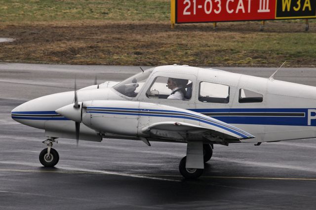 Piper PA-44 Seminole (PH-PRM)