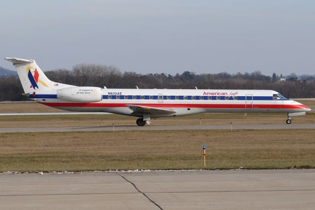 Embraer ERJ-145 (N610AE) - The first photo of an American Eagle ERJ adorned with a Yellow Ribbon! In Support of all Who Serve.