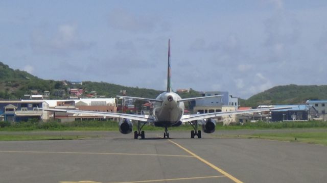 Airbus A320 (N603JB)