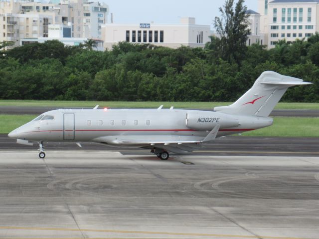 Bombardier Challenger 300 (N302PE)