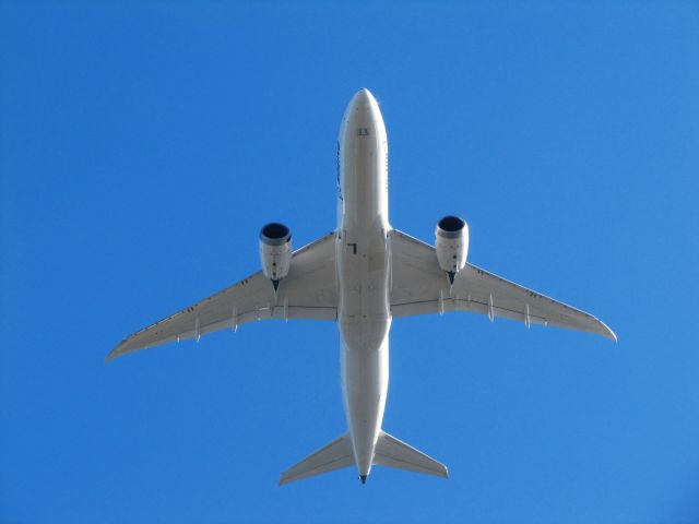 Boeing 787-8 (N787FT)