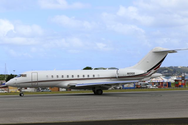 Bombardier Global 5000 (N113QS)