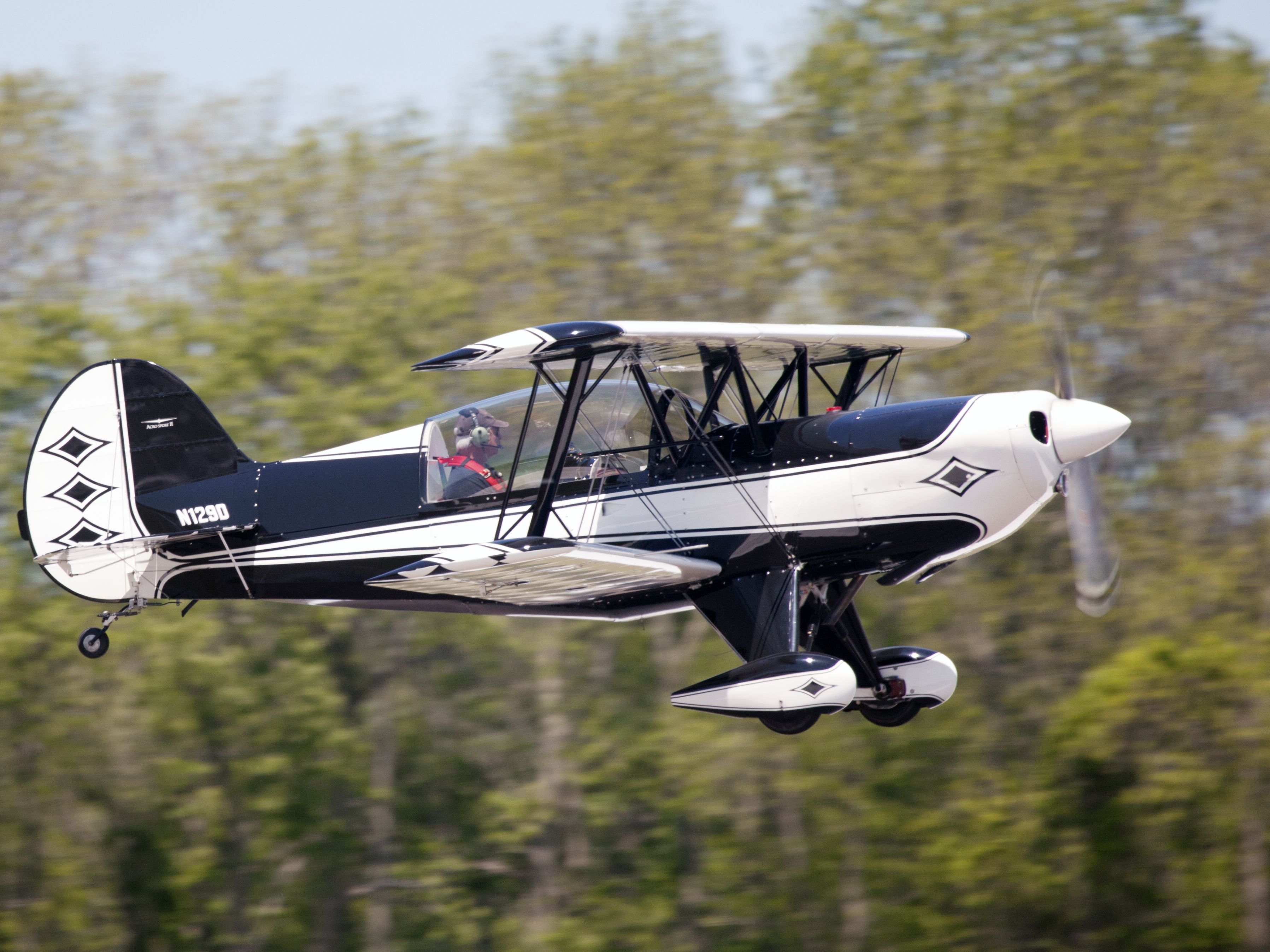 Experimental 100kts-200kts (N129D) - Take off runway 08.