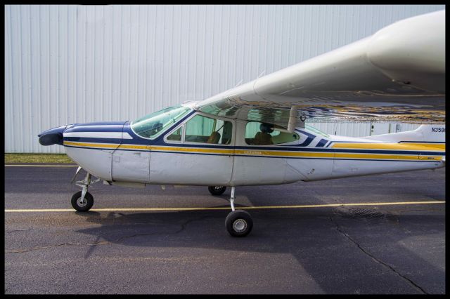 Cessna 177RG Cardinal RG (N35869)