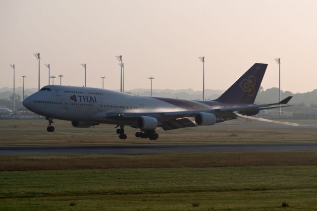 Boeing 747-400 (HS-TGG)