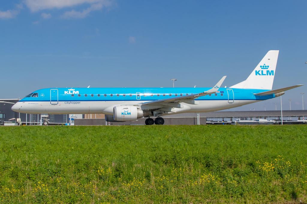 Embraer ERJ-190 (PH-EZS) - 09.04.2016