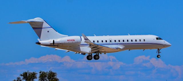 Bombardier Global Express (N59DB) - N59DB Bombardier BD-700 Global 6000 s/n 9073 - North Las Vegas Airport  KVGTbr /Photo: TDelCorobr /May 26, 2023