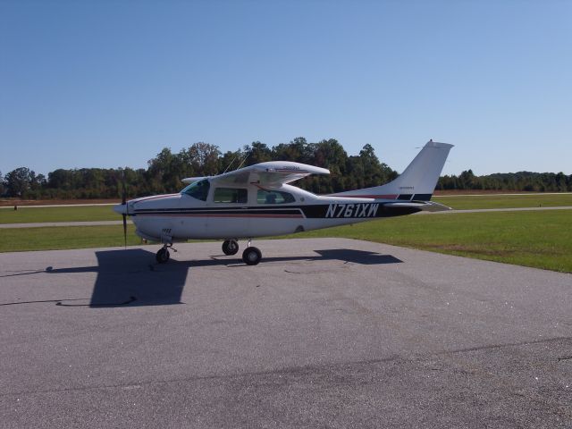 Cessna Centurion (N761XW) - C210 at CCO