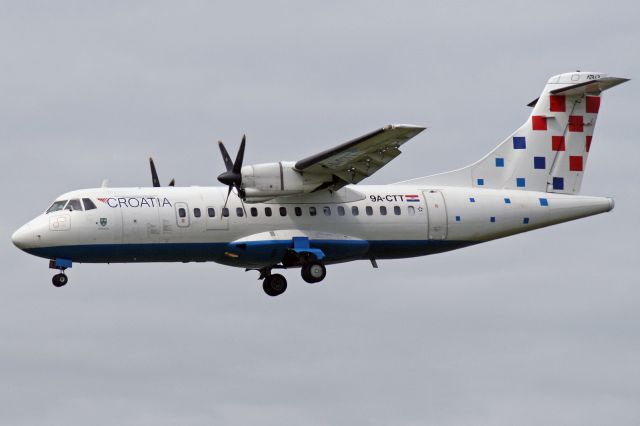 Aerospatiale ATR-42-300 (9A-CTT)