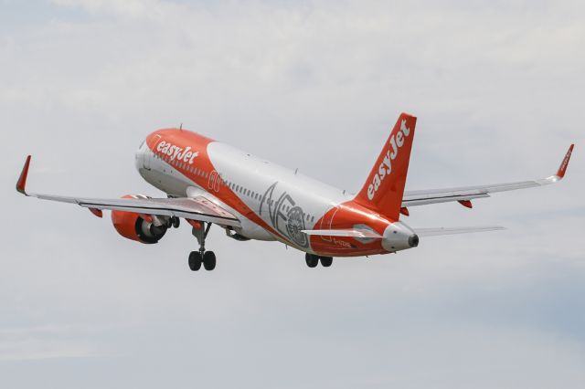 Airbus A320neo (G-UZHB) - EZY1851 departing to Santorini