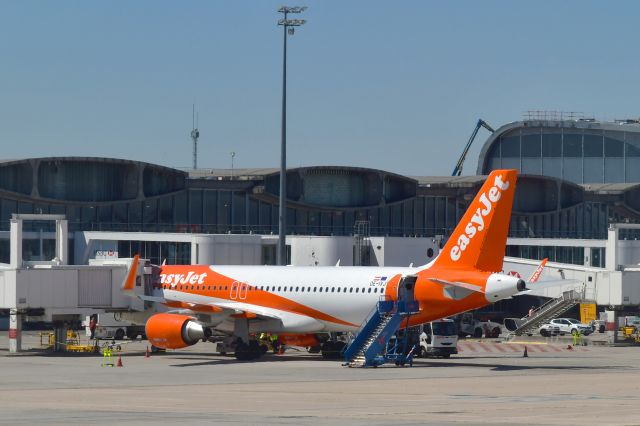 Airbus A320 (OE-IVJ) - EasyJet Airbus A320-214(WL) OE-IVJ in Paris Roissy 