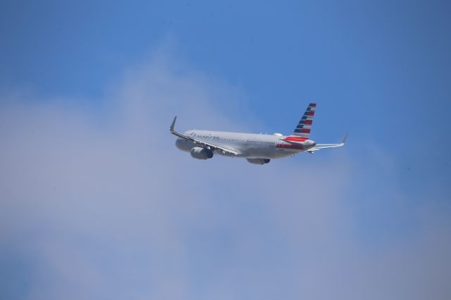 Airbus A321 (N986AN)