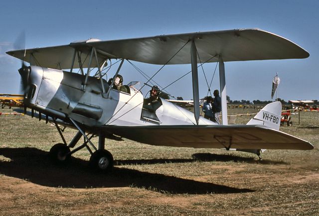 VH-FBO — - DE HAVILLAND DH82A TIGER MOTH II - REG VH-FBO (CN 82918) - KYABRAM VICTORIA AUSTRALIA - YKYB 26/3/1989 KYABRAM VICTORIA AUSTRALIA AIR SHOW 1989.