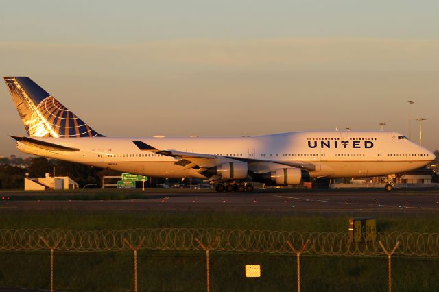 Boeing 747-400 (N181UA)