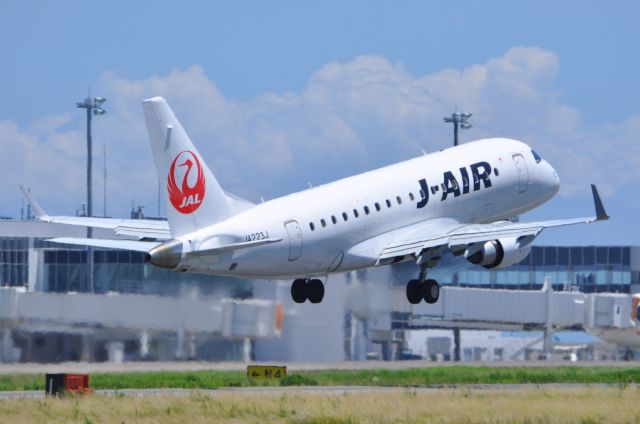 Embraer 170/175 (JA223J)